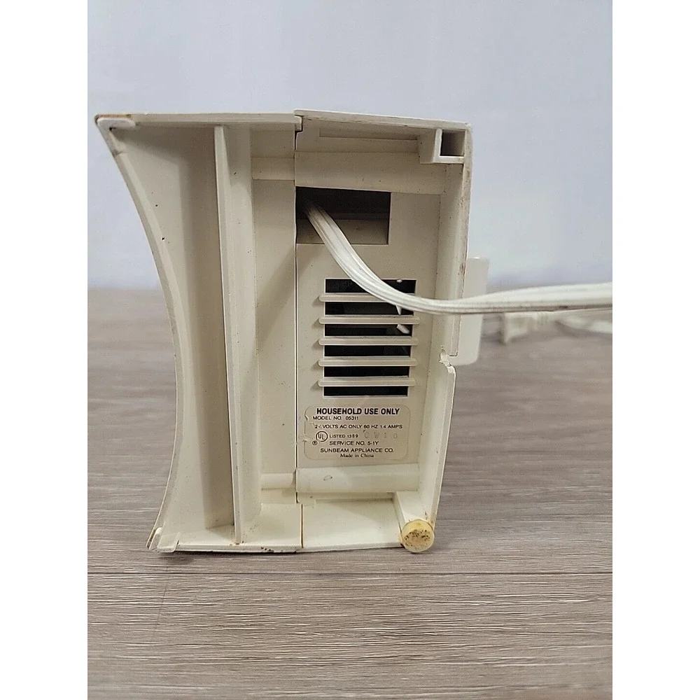 Vintage Sunbeam Cream Power Pierce Can Opener Knife Sharpener Model 05311‎